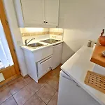 Διαμέρισμα La Pinede - Small 2 Bedroom Sea View - With Swimming Pool