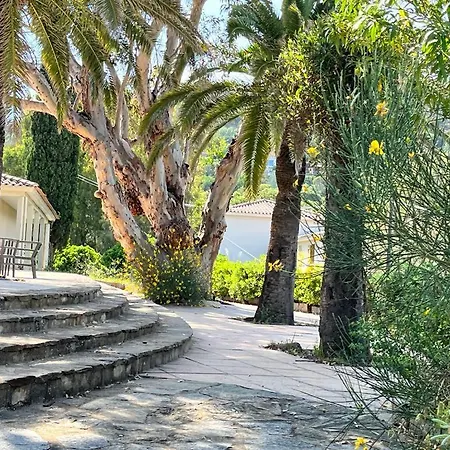 La Pinede - Small 2 Bedroom Sea View - With Swimming Pool Apartman Le Lavandou