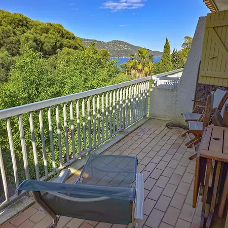 La Pinede - Small 2 Bedroom Sea View - With Swimming Pool *