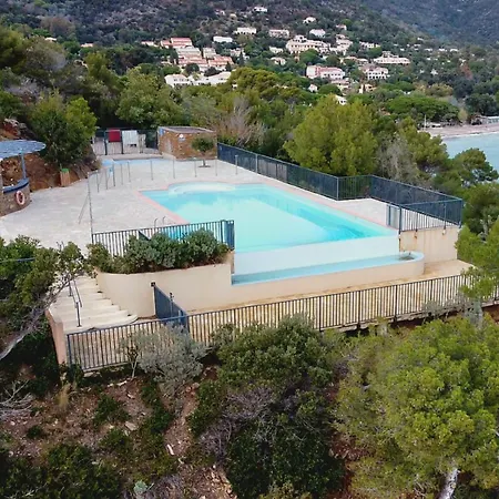 La Pinede - Small 2 Bedroom Sea View - With Swimming Pool Διαμέρισμα