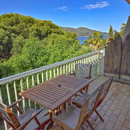 Apartman La Pinede - Small 2 Bedroom Sea View - With Swimming Pool Le Lavandou